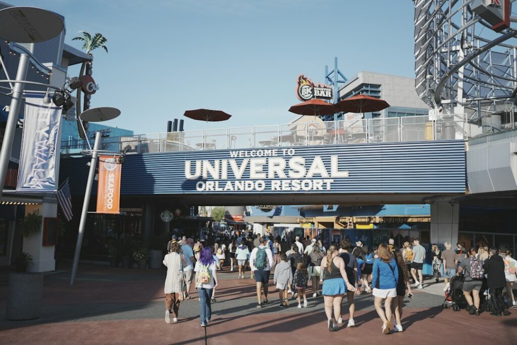 People walk into universal orlando resort