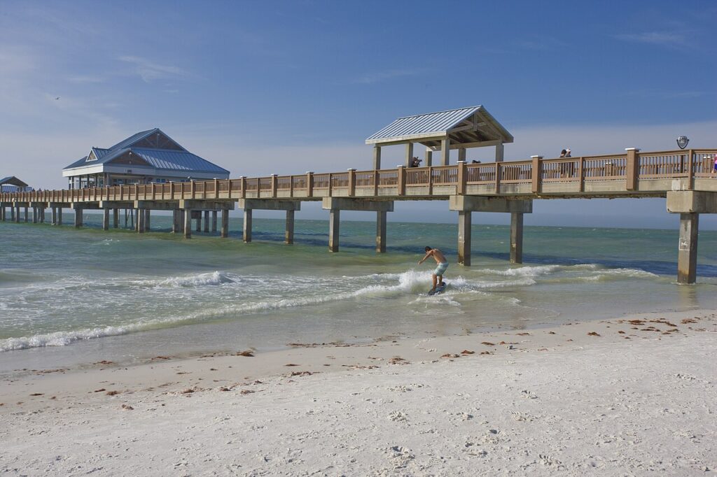 Clearwater Beach, Florida (35188097760).jpg